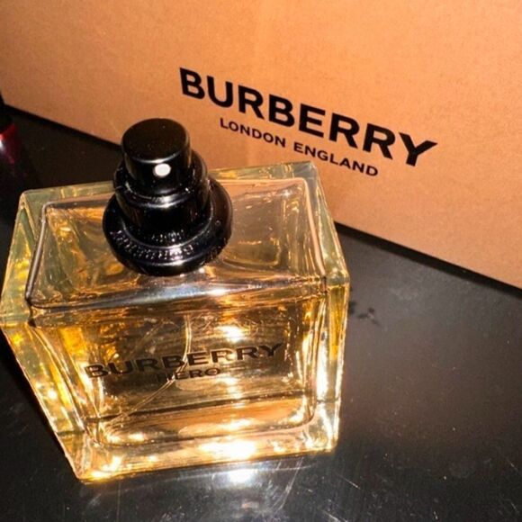 Burberry Hero Eau de Toilette - Strength, Sophistication & Timeless Appe… - Picture 8 of 17